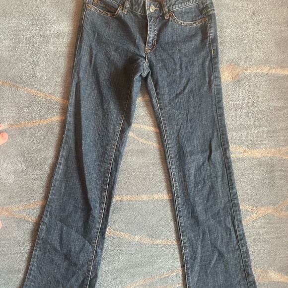 Micheal Kors faded medium wash jeans - Picture 3 of 3